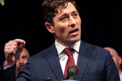 Prefeito de Minneapolis anuncia saída de agentes do ICE da cidade