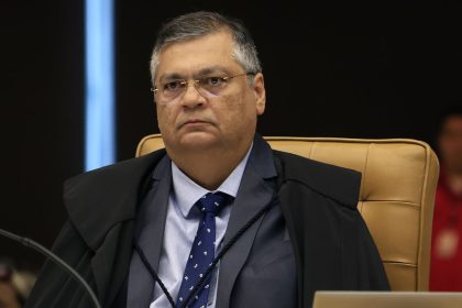 Dino proíbe criação de novas verbas acima do teto do funcionalismo