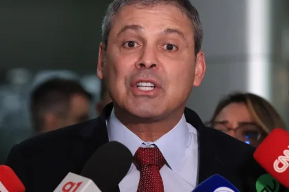 Governo deve enviar projeto para acabar com escala 6x1, diz líder