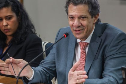 Haddad pede que Congresso enfrente problema dos supersalários