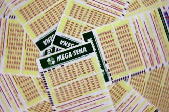 Mega-sena acumula e prêmio principal vai para R$ 130 milhões