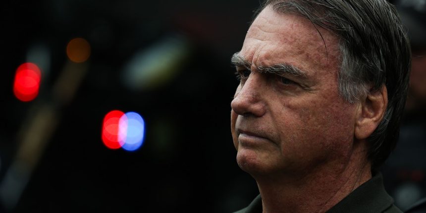 STM recebe pedido de perda de patente de Bolsonaro e mais 4 oficiais