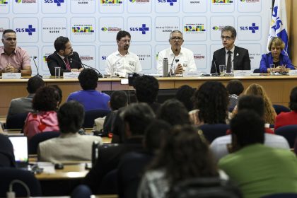 Saúde anuncia 3 mil vagas de residência e 900 para especialistas