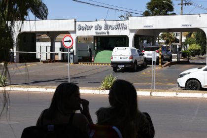 Bolsonaro tem 24h para explicar fala de Eduardo sobre acesso a vídeo