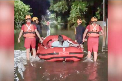 Chuva provoca desalojamentos e inundações em Peruíbe, litoral de SP
