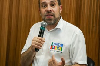 “É banditismo”, diz Boulos sobre aumento de diesel nos postos