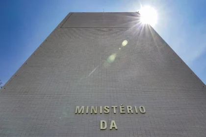 Governo prevê arrecadar R$ 4,4 bi com taxação de fintechs, bets e JCP