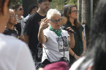 Mulheres estão perdendo o direito de ir e vir, diz Amelinha Teles