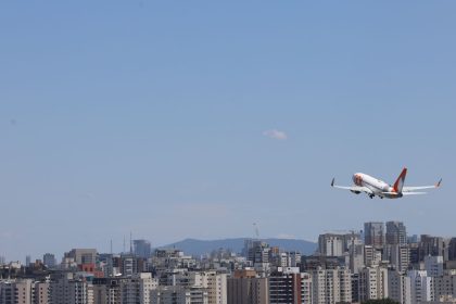 Petrobras anuncia que vai parcelar reajuste do querosene de aviação