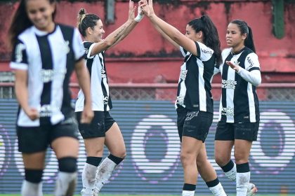 Corinthians e Arsenal duelam na final da Copa das Campeãs da Fifa