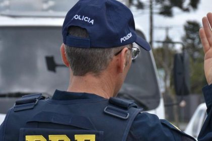 Acidente entre van e caminhão em Planaltina deixa cinco mortos