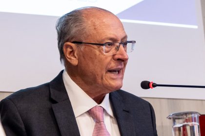 Alckmin: Brasil não perde competitividade com tarifa de 10% dos EUA