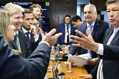 CPMI do INSS aprova quebra de sigilo de Lulinha e convoca André Moura