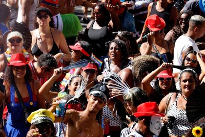 Carnaval 2026: veja programação de blocos no Rio neste sábado (14))