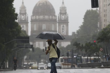 Chuvas intensas no Rio de Janeiro levam ao acionamento da Marinha