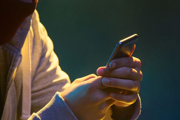 Levantamento identifica 173 vítimas de deepfakes sexuais em escolas