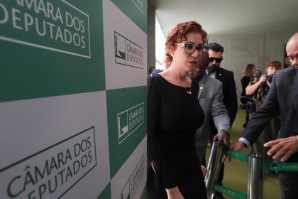 Moraes arquiva investigação contra Zambelli por obstrução e coação