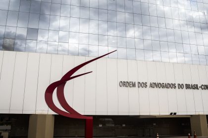 OAB cita “natureza perpétua” e pede fim de inquérito das fake news