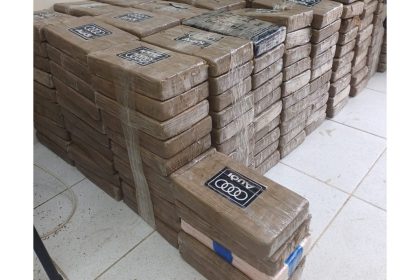 Operação internacional apreende 1,3 t de cocaína em alto mar