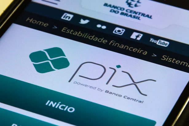 Pix por aproximação completa um ano com baixa adesão