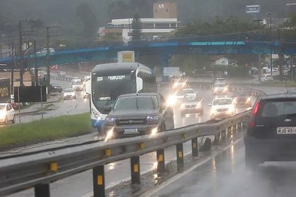 SC tem alerta vermelho para alagamentos e deslizamentos na capital