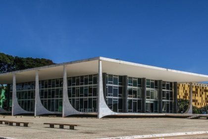 STF derruba lei que criou Programa Escola Sem Partido no Paraná