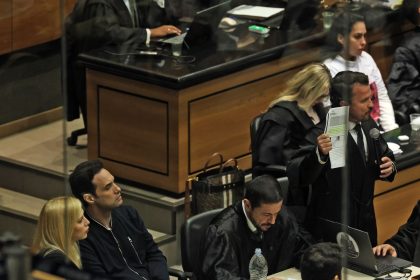 Advogados deverão pagar custos do adiamento da sessão sobre caso Henry