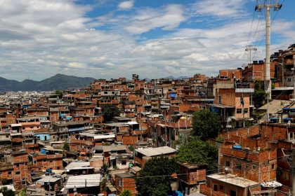 Área ocupada por favelas quase triplicou em 40 anos no Brasil