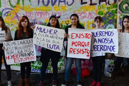 Cresce percentual de mulheres que relatam medo de ser estupradas