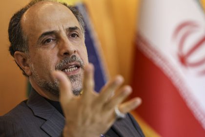Embaixador do Irã: EUA evitam acordo e Trump se acha “rei do mundo"