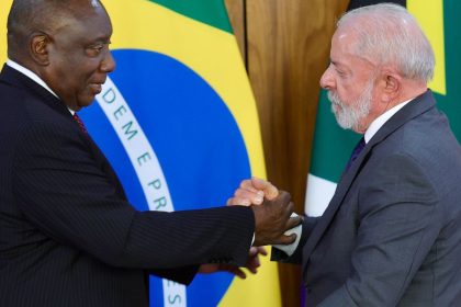 Lula: Brasil e África do Sul devem focar em autonomia para autodefesa