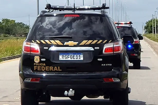 PF prende policiais militares envolvidos com grupos criminosos no Rio
