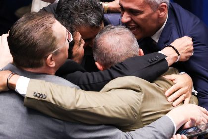 Senado rejeita indicação de Messias para STF
