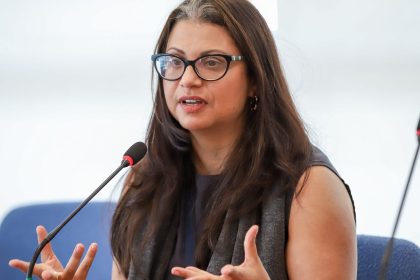 Demanda por trabalhadores mantém mercado resiliente, avalia IBGE
