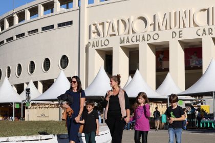 Feira do Livro terá Zélia Duncan e Pilar Quintana; entrada é gratuita