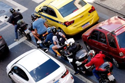 Mortes envolvendo moto aumentam com expansão da economia de aplicativo